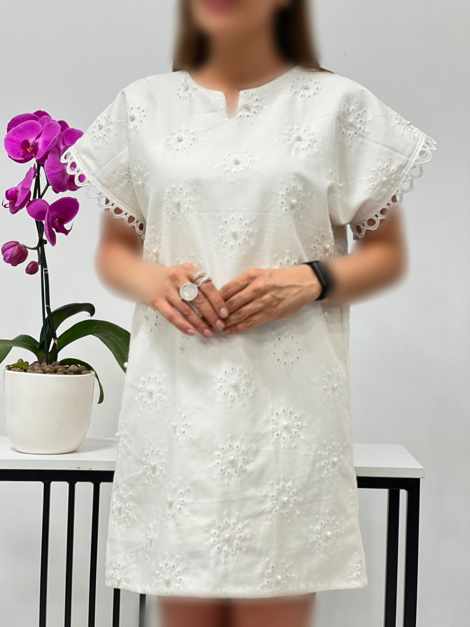 پیراهن سفید مرواریدی